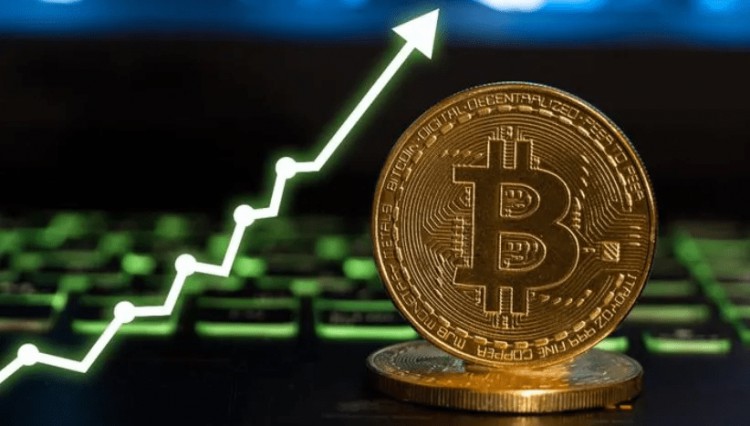 Bitcoin Surges, Bull Market Atmosphere Reigns